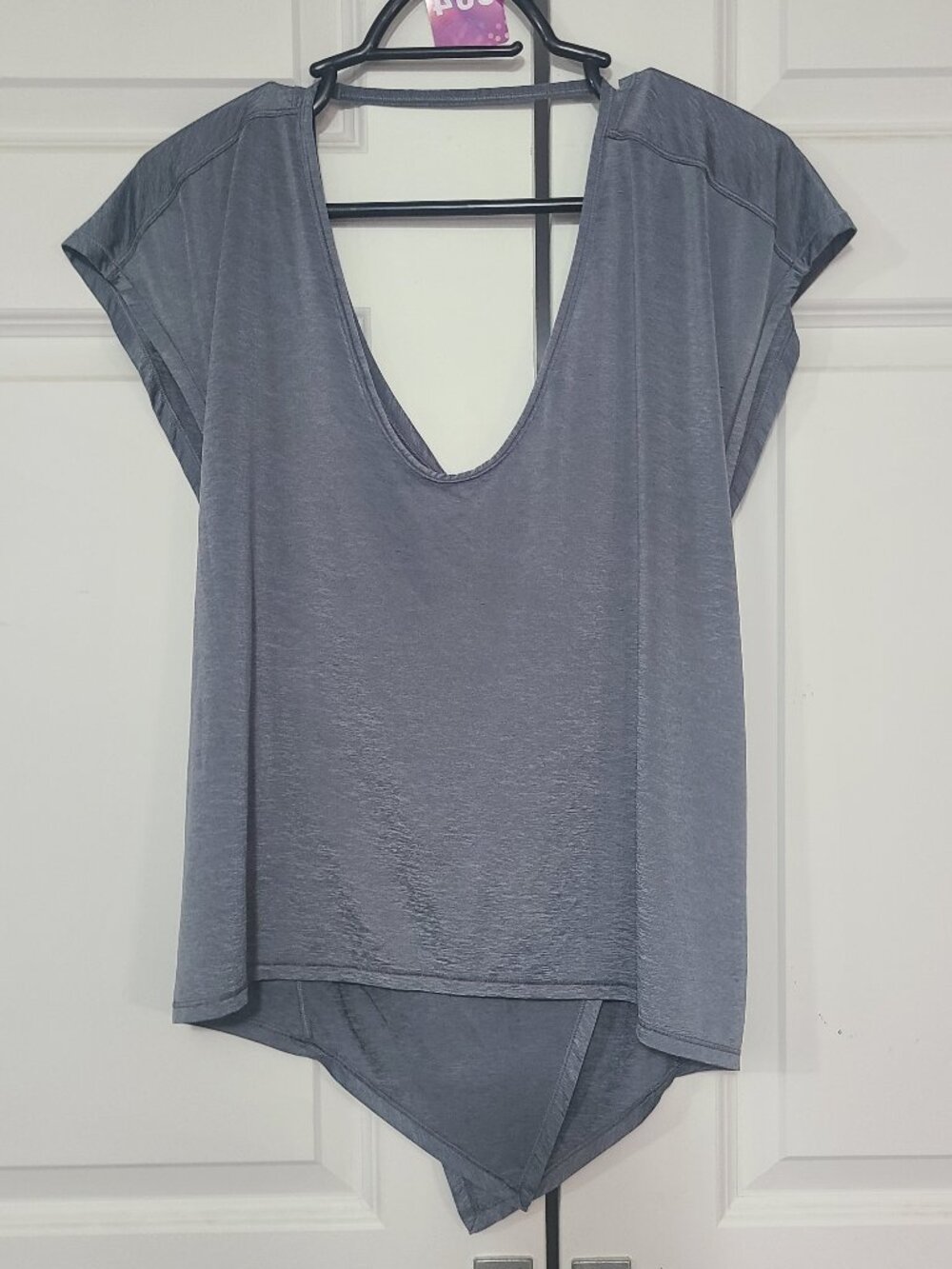 Lululemon Twist Back Tulip Hem Short Sleeve Tee Gray - Size 4